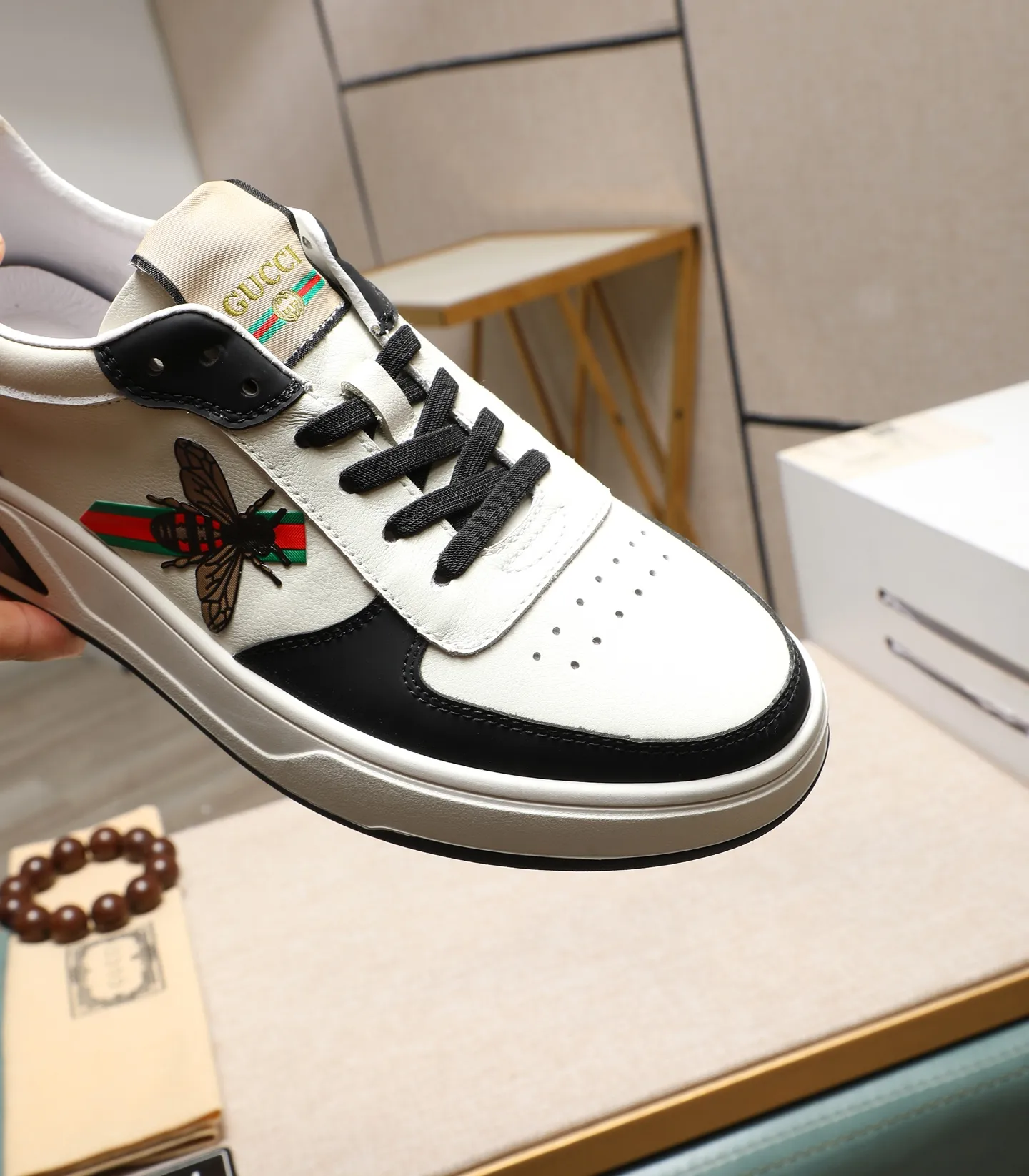 Men's shoes 💰440 GUCCI's latest spring model is on sale at the same time at the counter. Original calfskin imported from Italy, genuine leather lining, (high-end, extravagance, and class) exquisite workmanship. Sole: original sole provided by the original factory, ⚠exclusive double-layer movable molded sole super comfortable⚠, real shot 🎬The real thing is better🔍🔍"High quality·Follow the item" Code number 38-44
